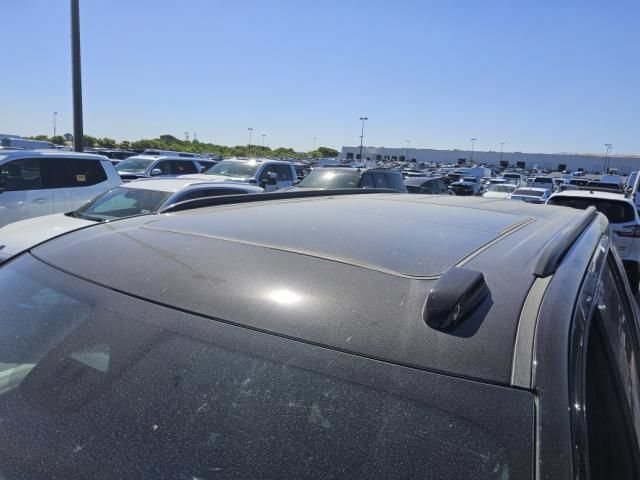 Used 2025 GMC Yukon Denali Ultimate AWD/4WD image 3