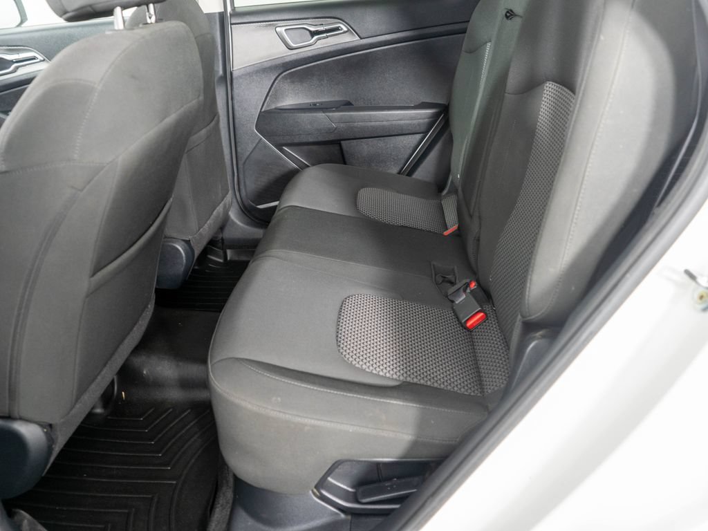 Used 2023 Kia Sportage LX AWD/4WD image 11