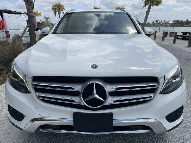 Used 2019 Mercedes-Benz GLC 350e 4MATIC w/ Premium Package image 4