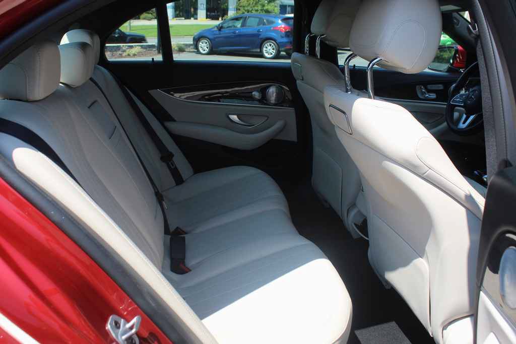 Used 2019 Mercedes-Benz E 300 image 27