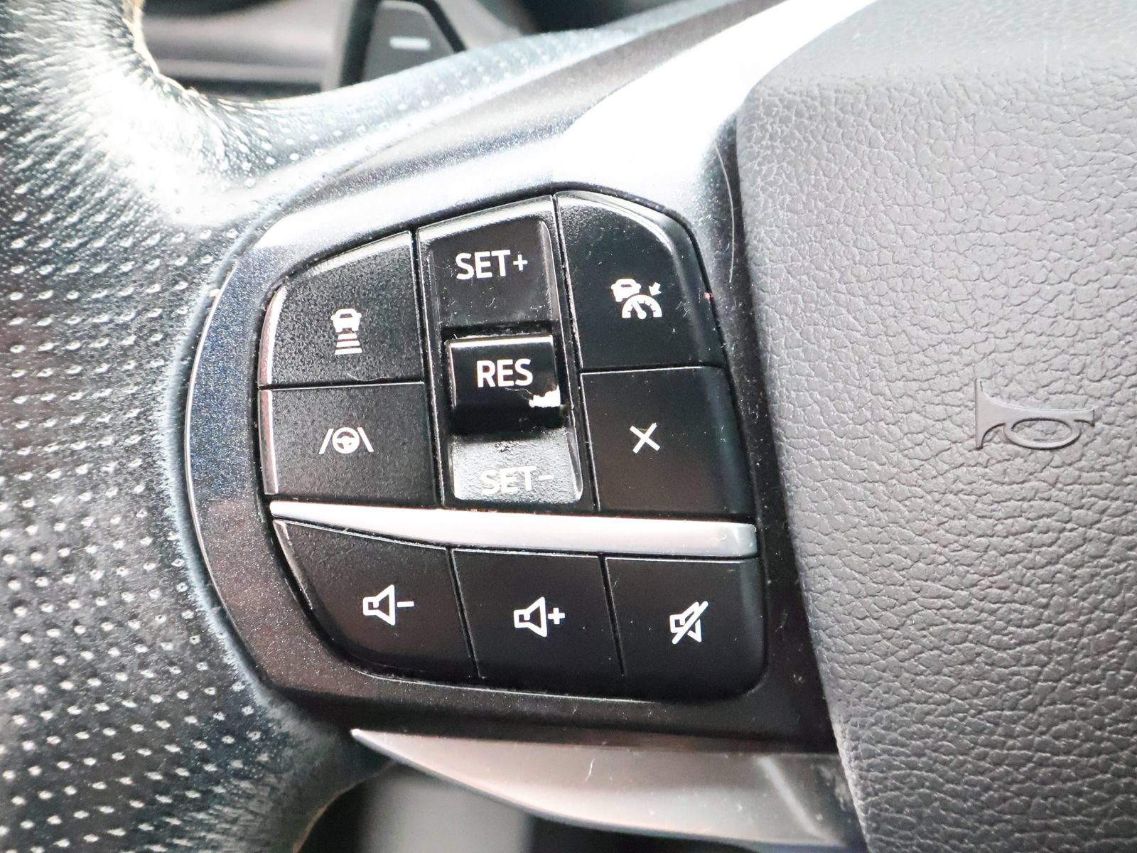 Used 2020 Ford Explorer ST w/ Premium Technology Package AWD/4WD image 34