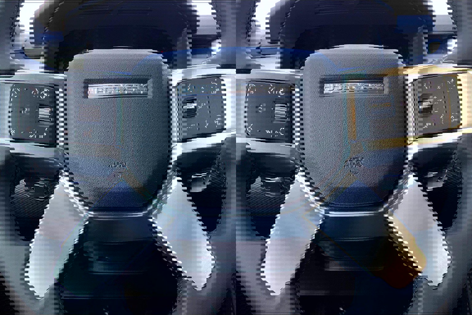 New 2025 Land Rover Discovery Dynamic SE image 22