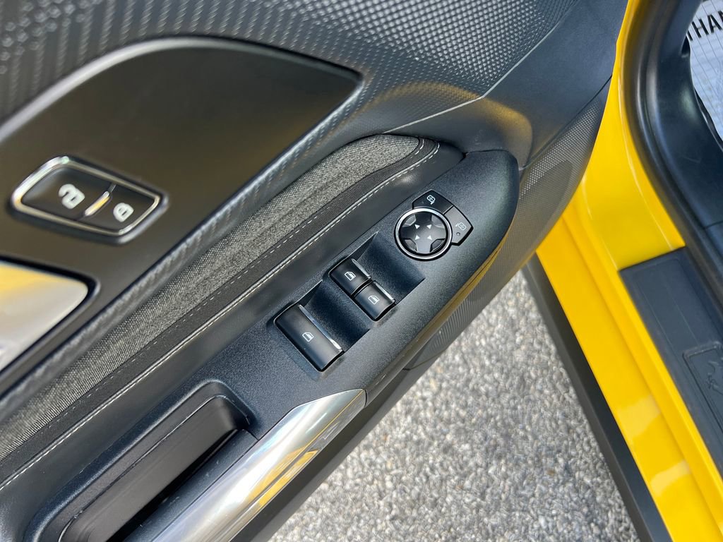 Used 2024 Ford Mustang Convertible image 12