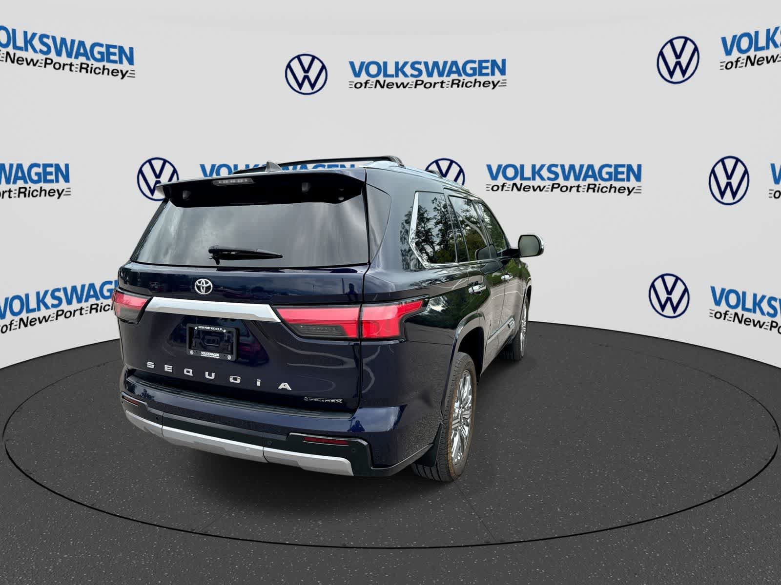 Used 2025 Toyota Sequoia Capstone AWD/4WD image 14