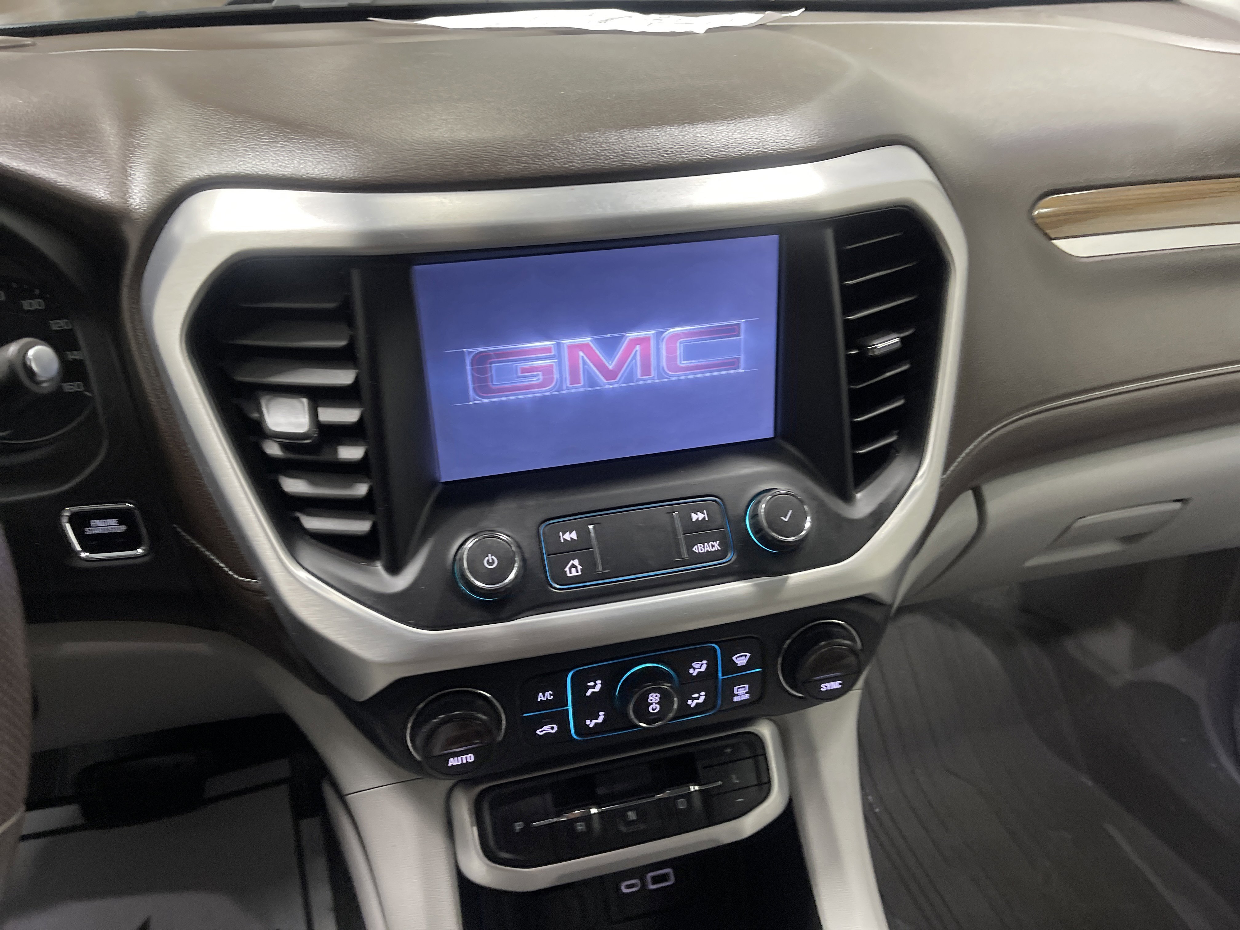 Used 2021 GMC Acadia SLE w/ Driver Convenience Package AWD/4WD image 29