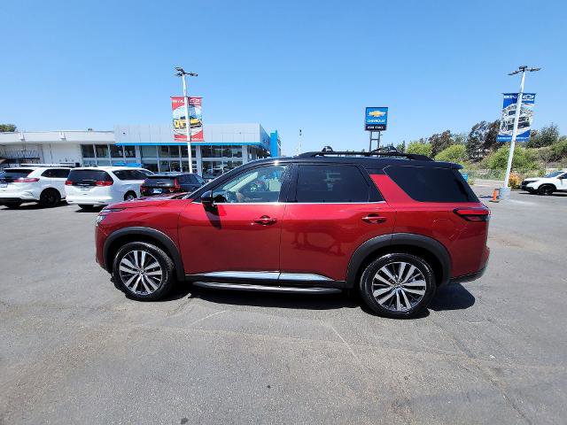 Used 2022 Nissan Pathfinder Platinum FWD image 5