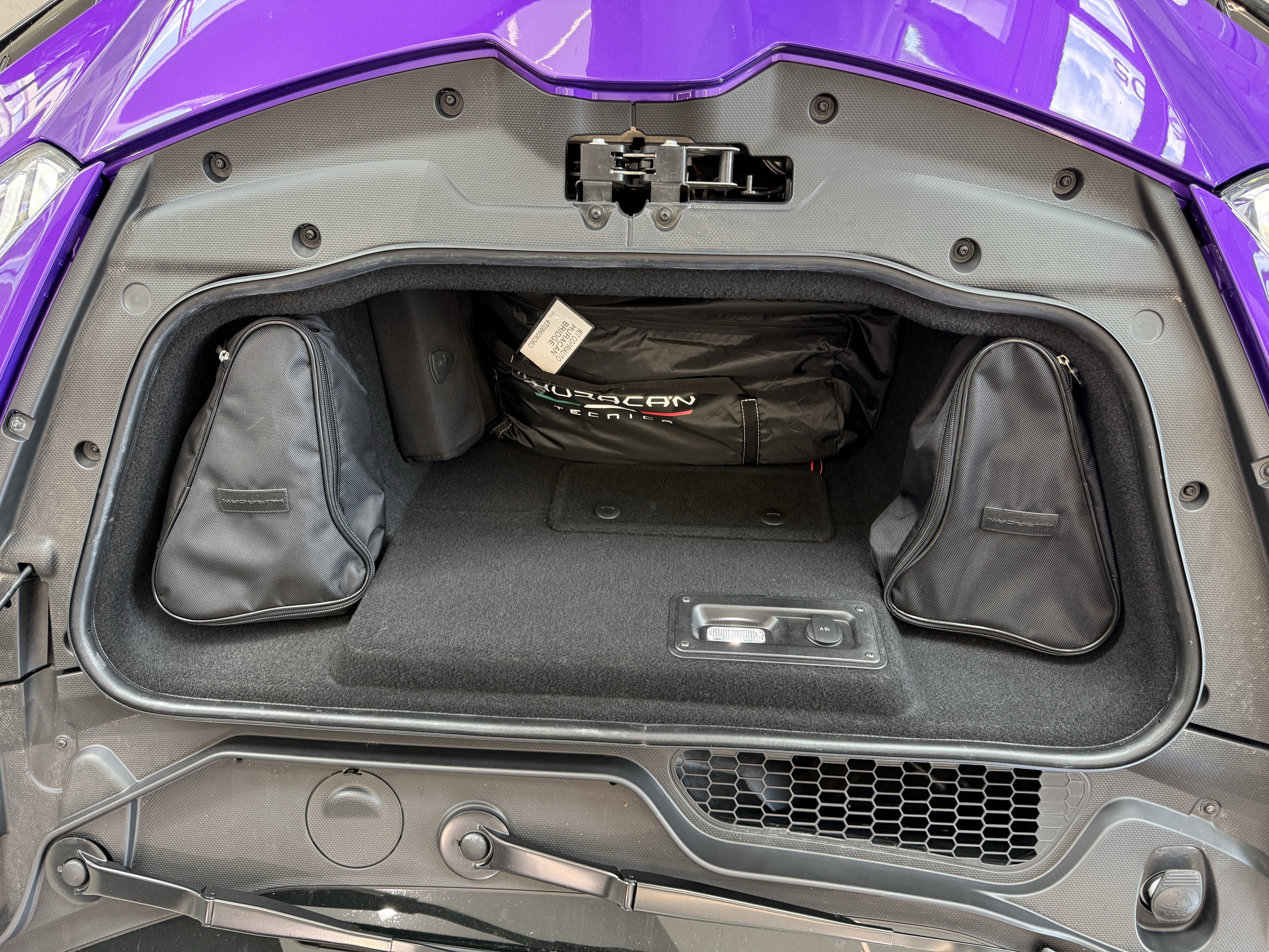 Used 2023 Lamborghini Huracan Tecnica image 41