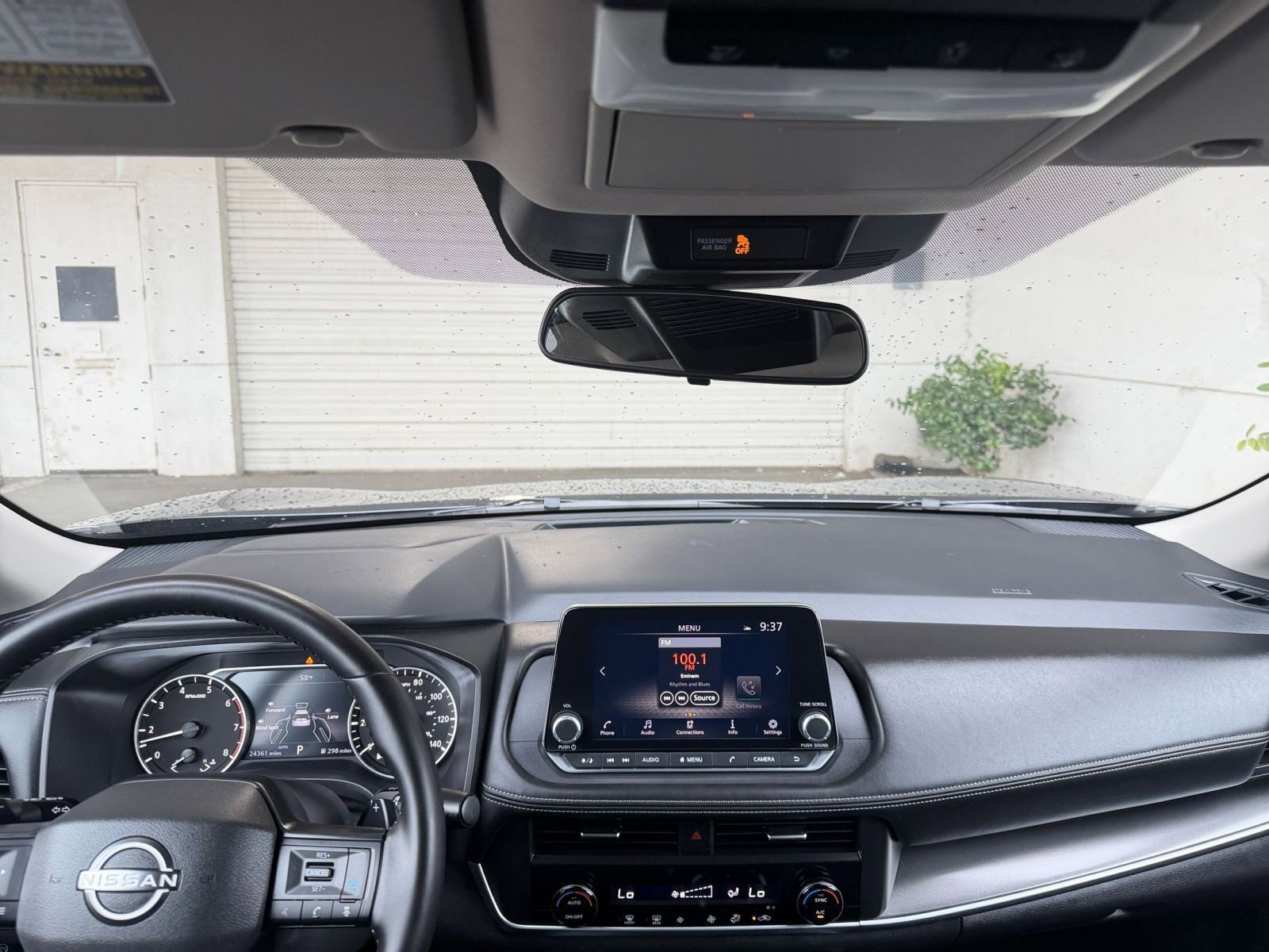 Used 2025 Nissan Rogue SV image 35