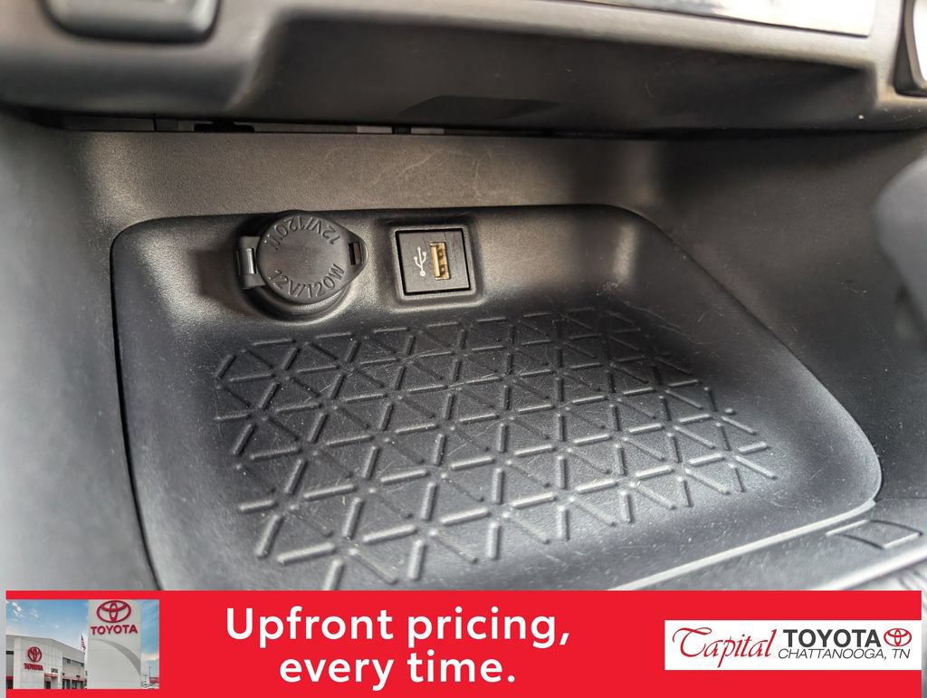 Used 2025 Toyota RAV4 XLE AWD/4WD image 20