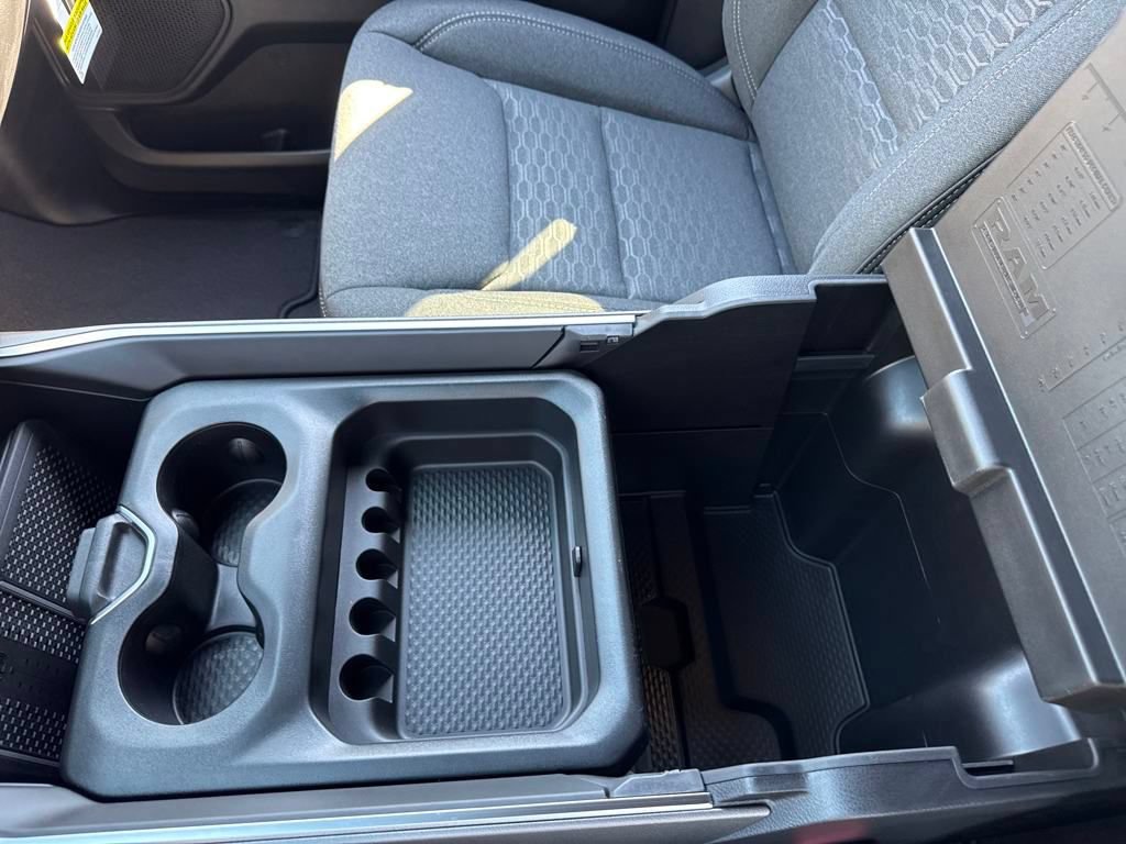 New 2025 RAM 1500 Big Horn AWD/4WD image 34