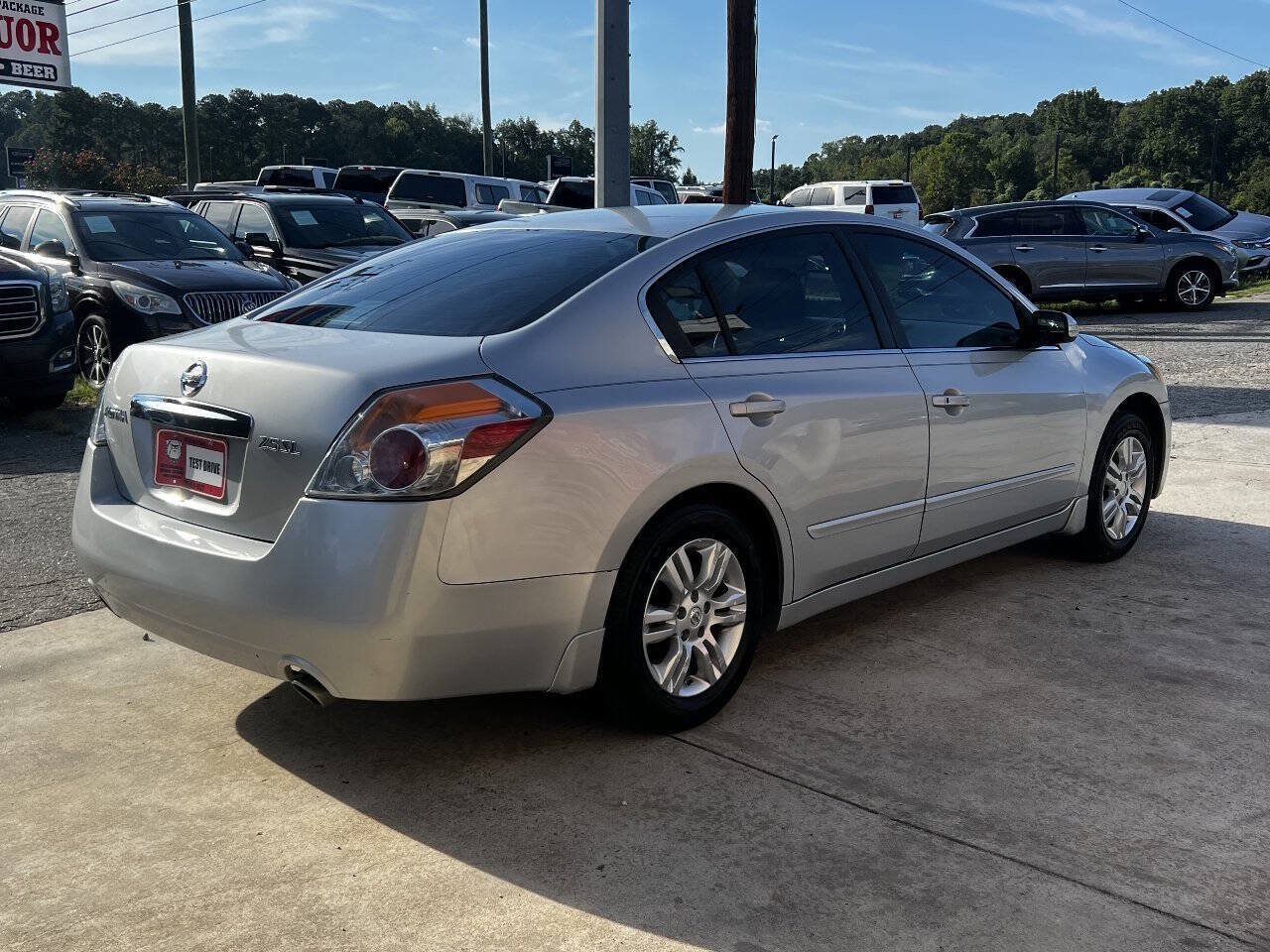 Used 2012 Nissan Altima 2.5 SL w/ 2.5SL Pkg FWD image 6