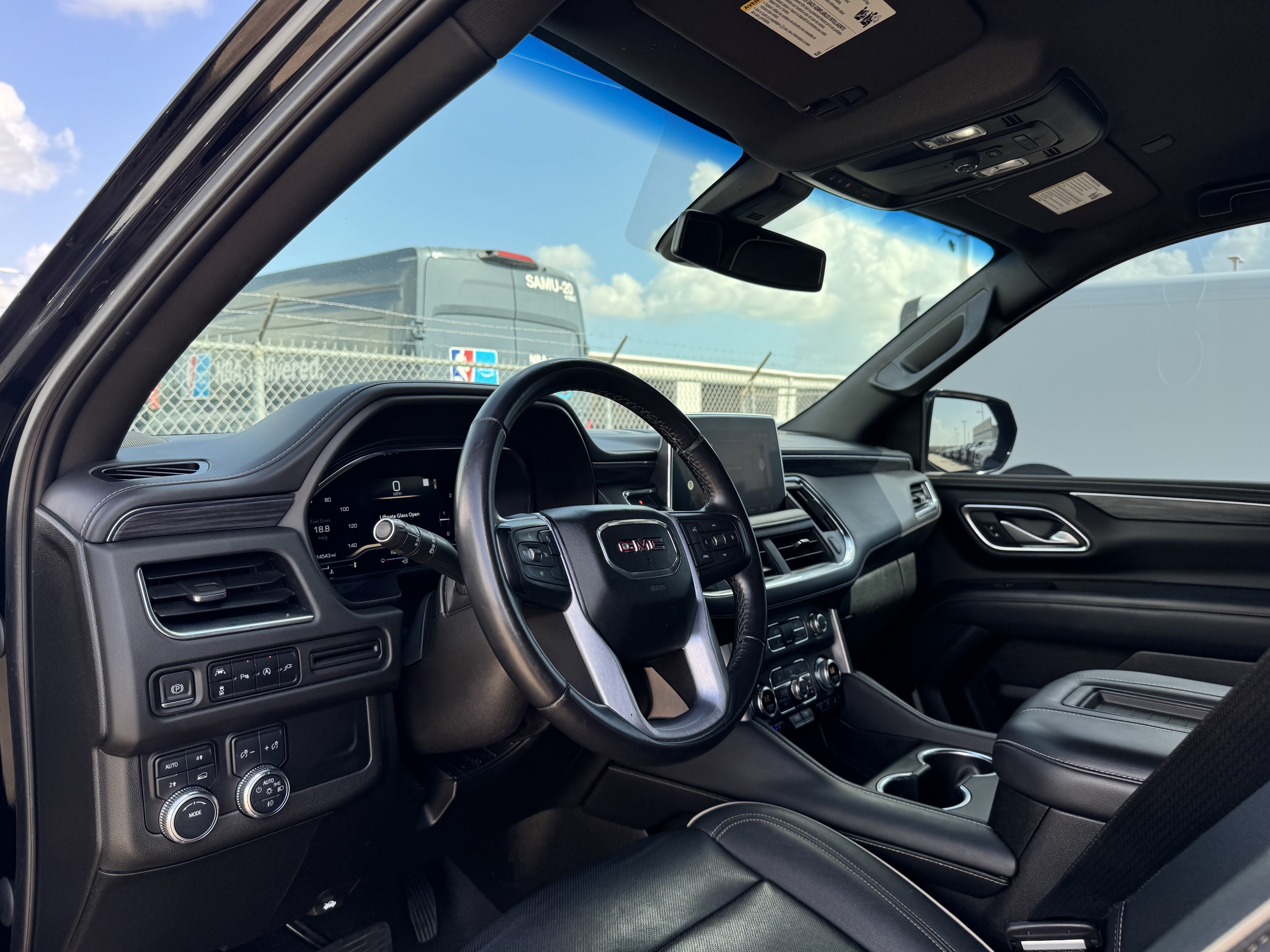 Used 2022 GMC Yukon SLT AWD/4WD image 18