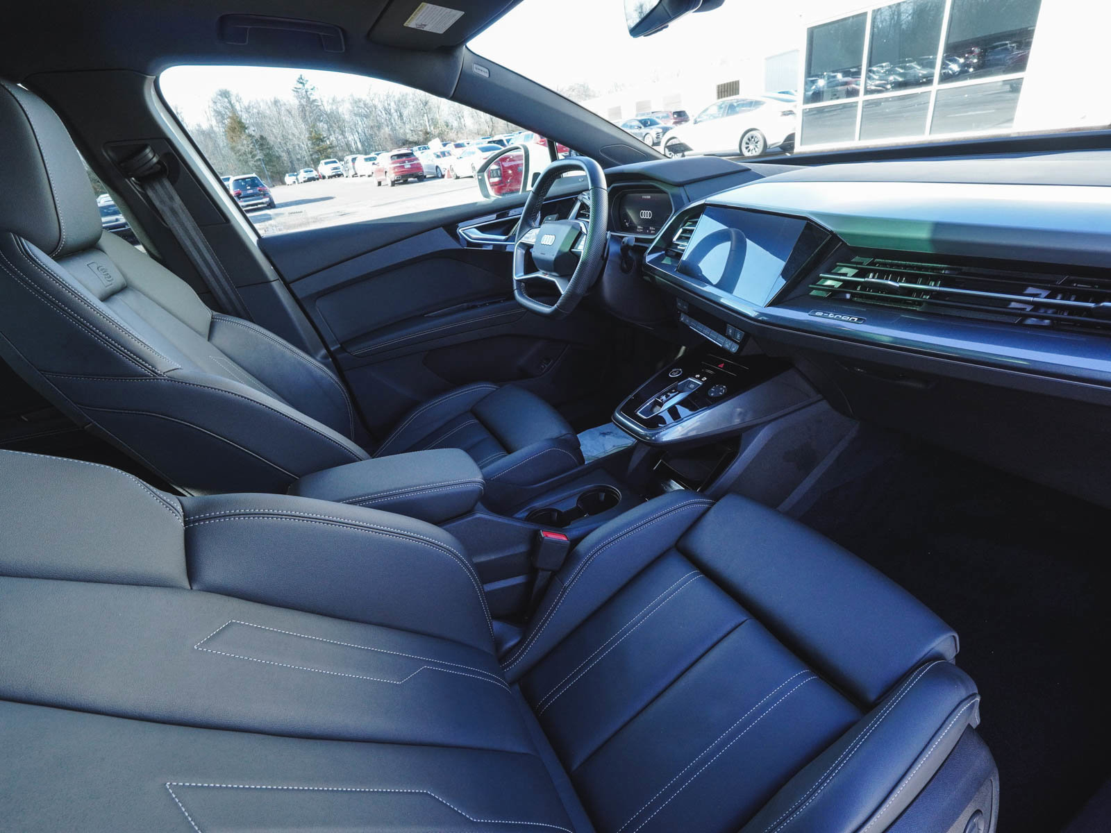 Used 2025 Audi Q4 e-tron Premium image 42