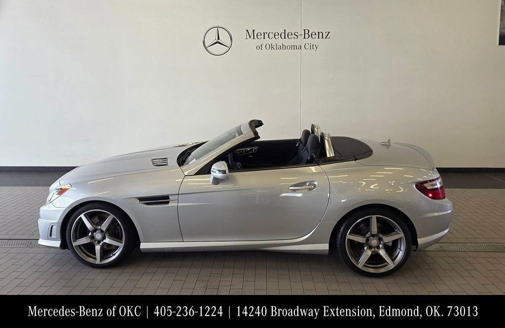 Used 2015 Mercedes-Benz SLK 350 image 4