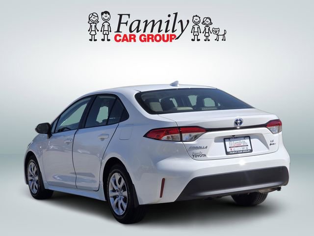 Used 2025 Toyota Corolla LE image 3