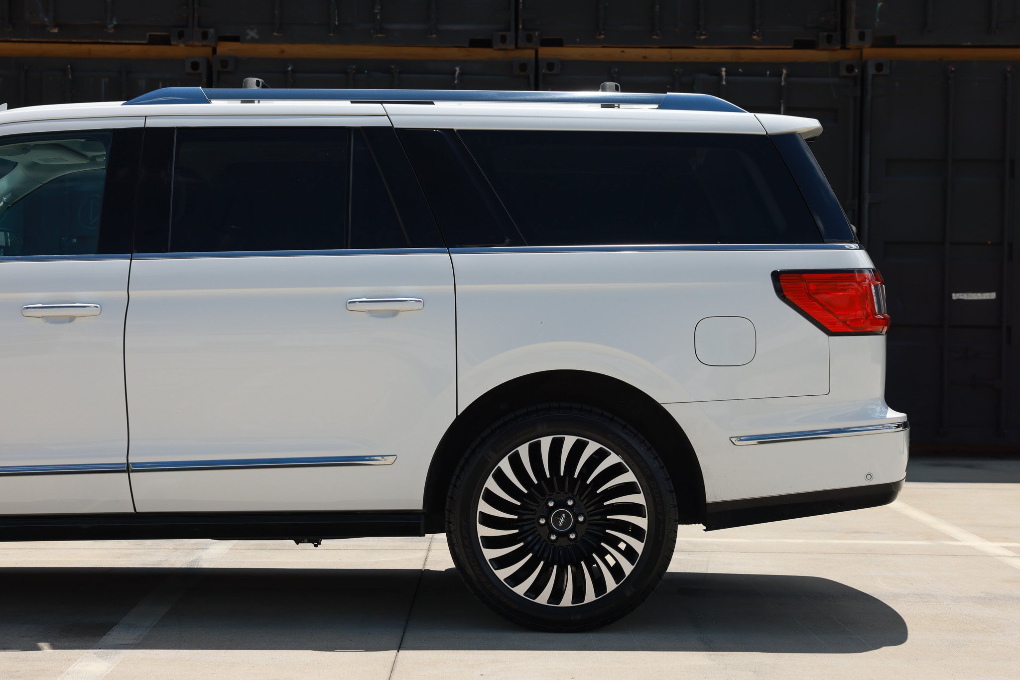 Used 2020 Lincoln Navigator L Black Label w/ Cargo Convenience Package AWD/4WD image 23