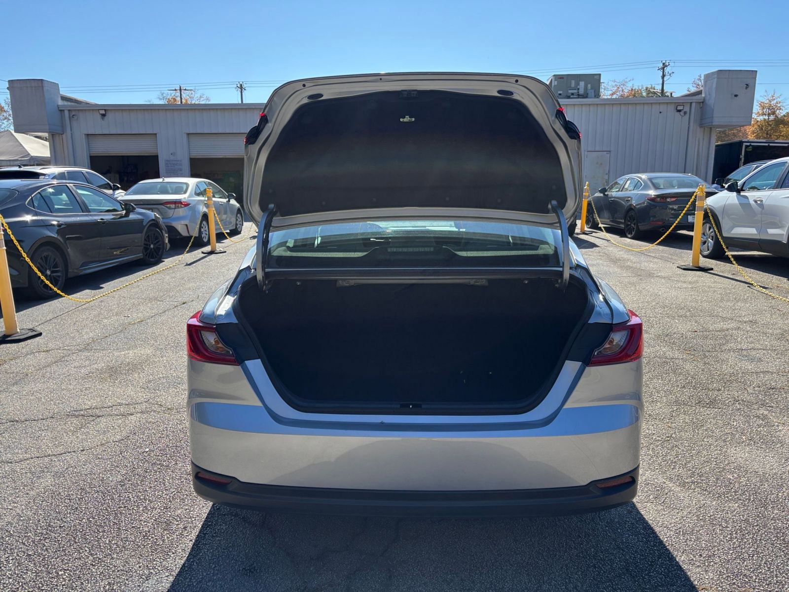 Used 2025 Toyota Camry LE image 31