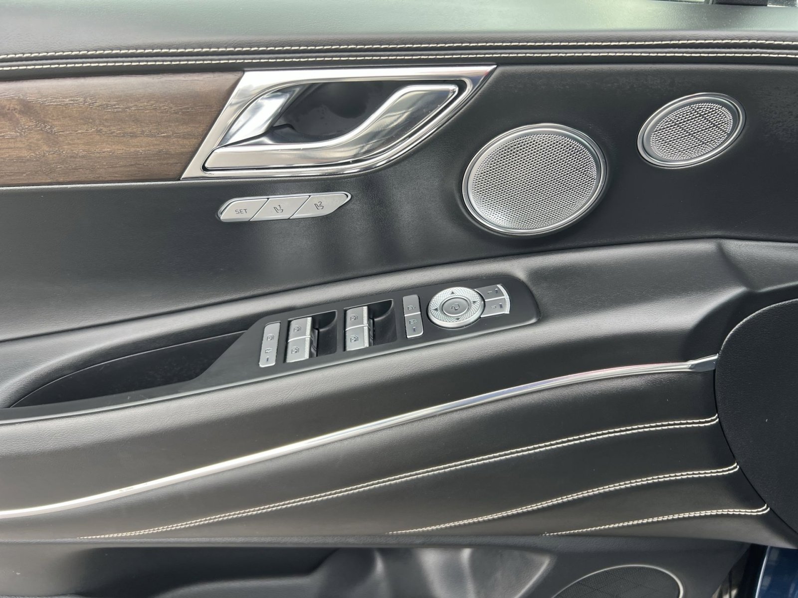 Used 2023 Genesis GV80 3.5T w/ Advanced Package image 15