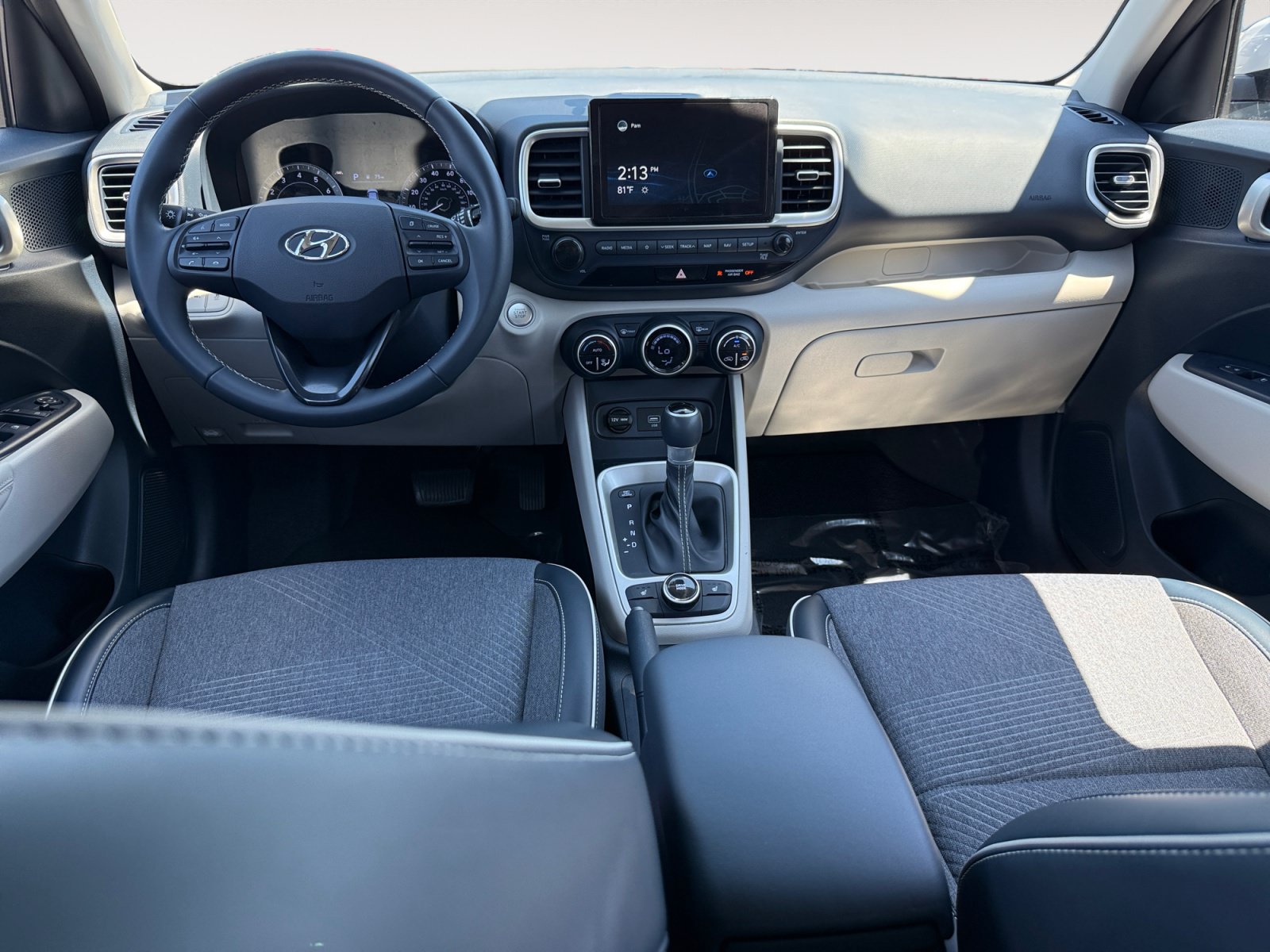 Certified 2021 Hyundai Venue FWD image 15