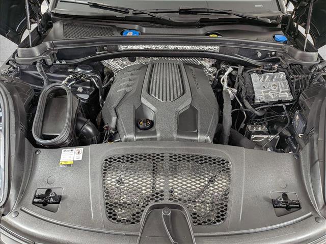 Certified 2023 Porsche Macan image 26
