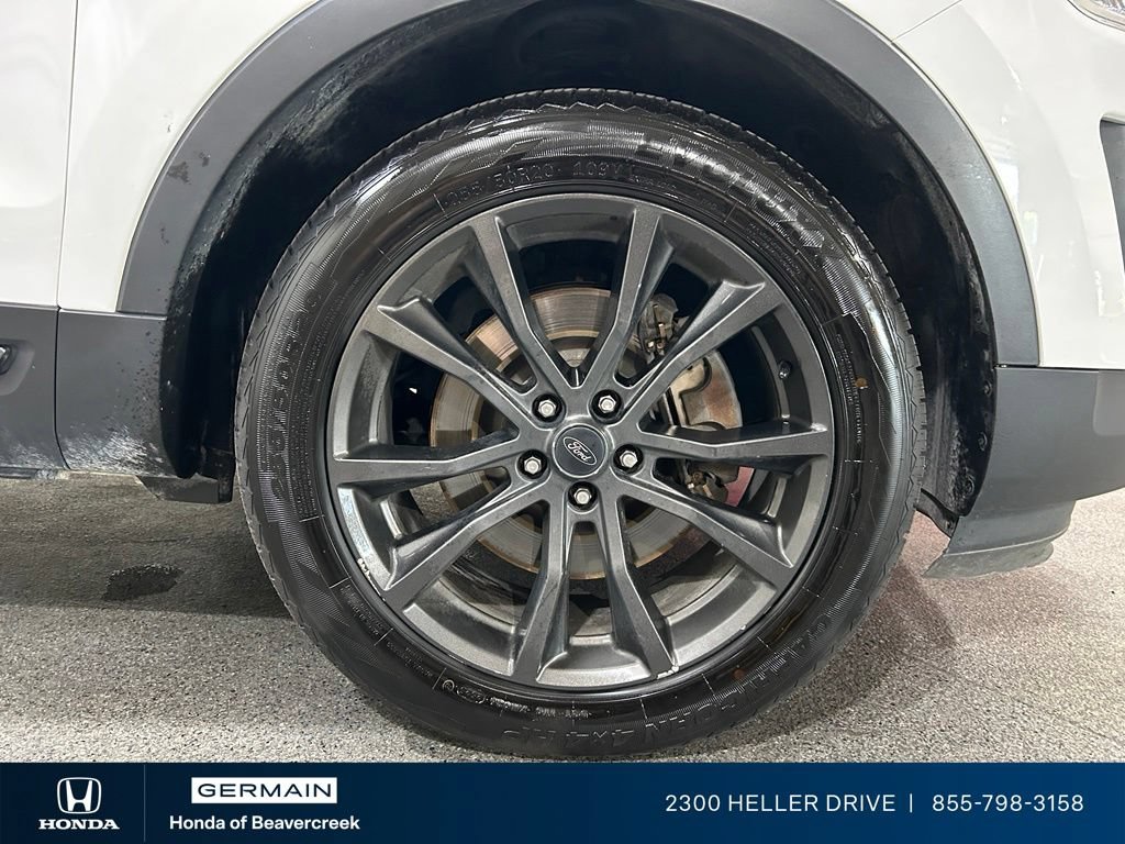 Used 2017 Ford Explorer XLT w/ Equipment Group 202A AWD/4WD image 12