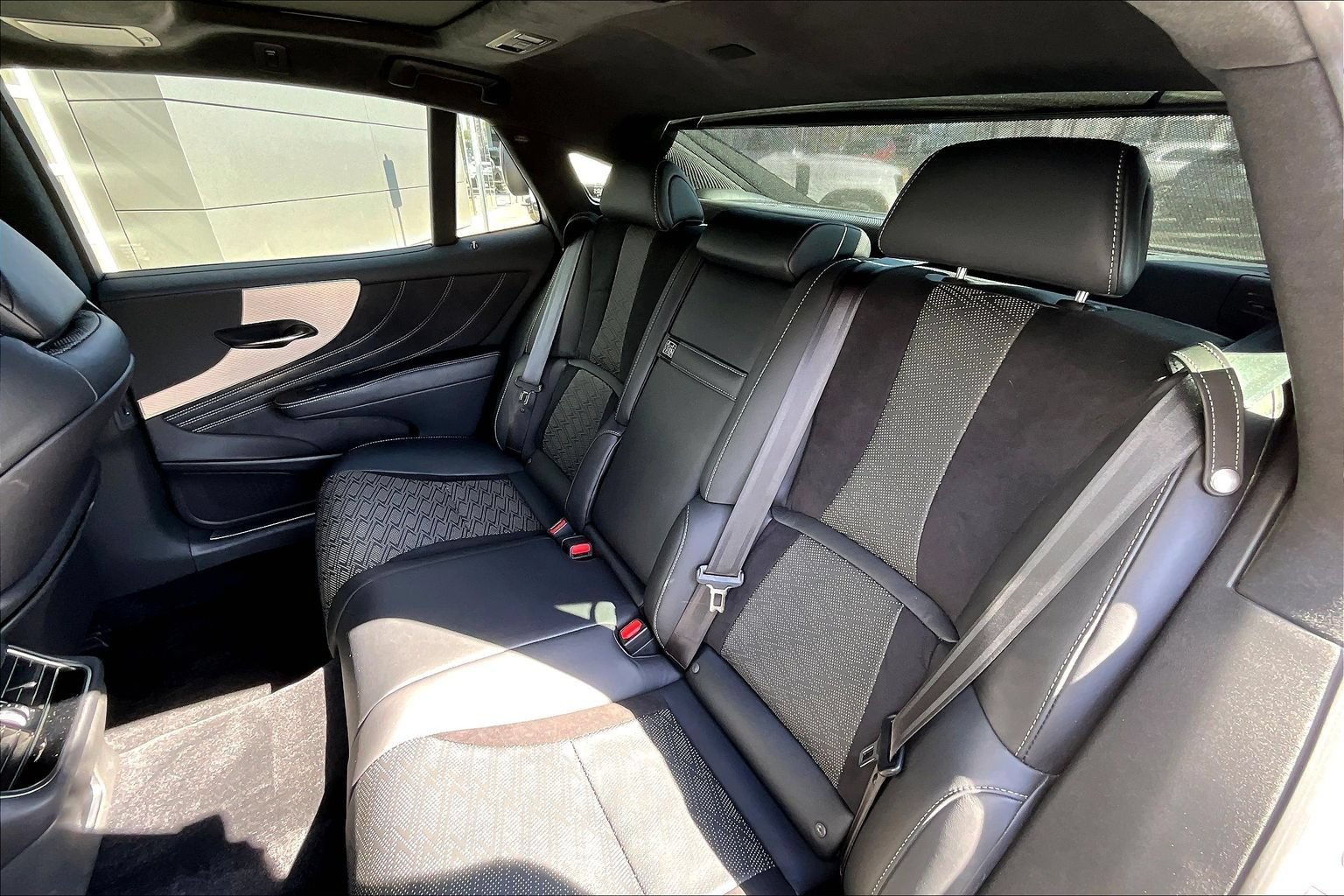 Used 2023 Lexus LS 500 F Sport w/ Cold Weather Package (CK) RWD image 26