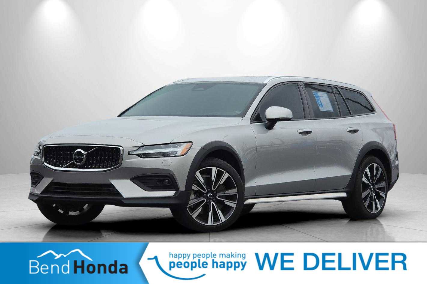 Used 2024 Volvo V60 B5 Cross Country Ultimate image 1