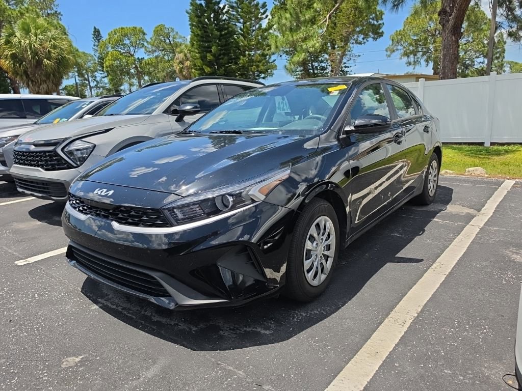 Certified 2023 Kia Forte LX FWD image 4