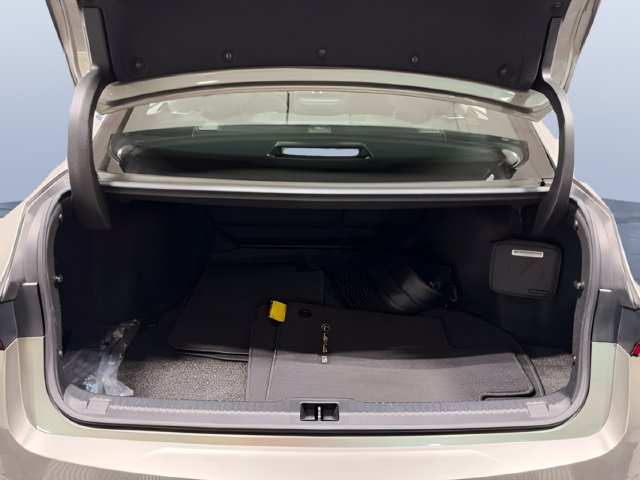 Used 2022 Lexus IS 300 RWD image 10
