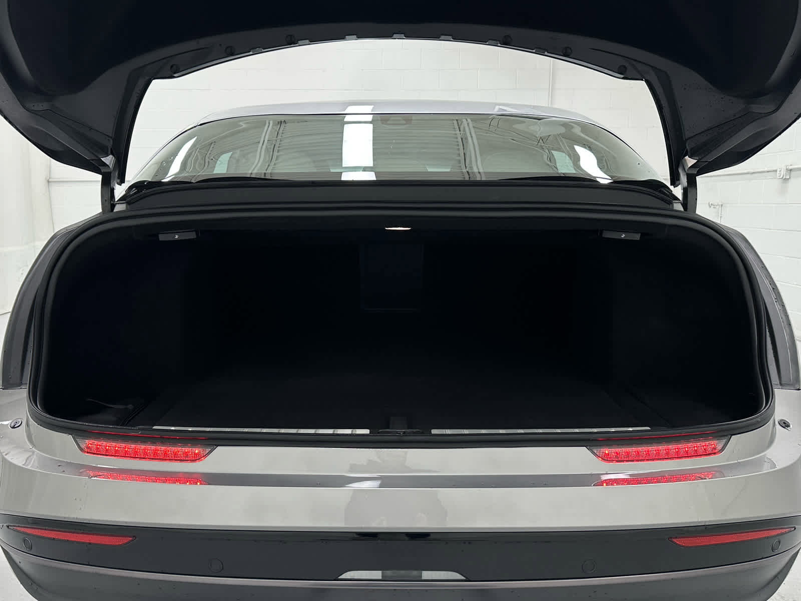 Used 2023 Lucid Air Grand Touring image 44