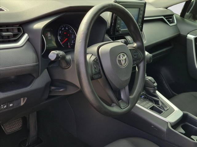 Used 2020 Toyota RAV4 LE AWD/4WD image 9