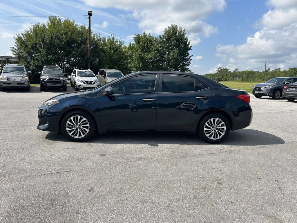 Used 2018 Toyota Corolla XLE FWD image 4