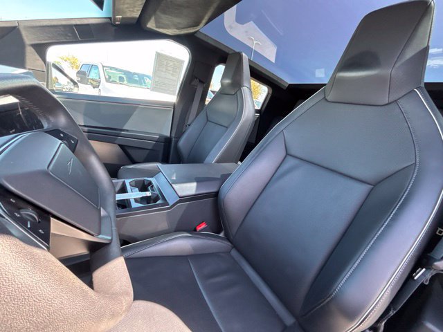 Used 2024 Tesla Cybertruck AWD Crew Cab image 10