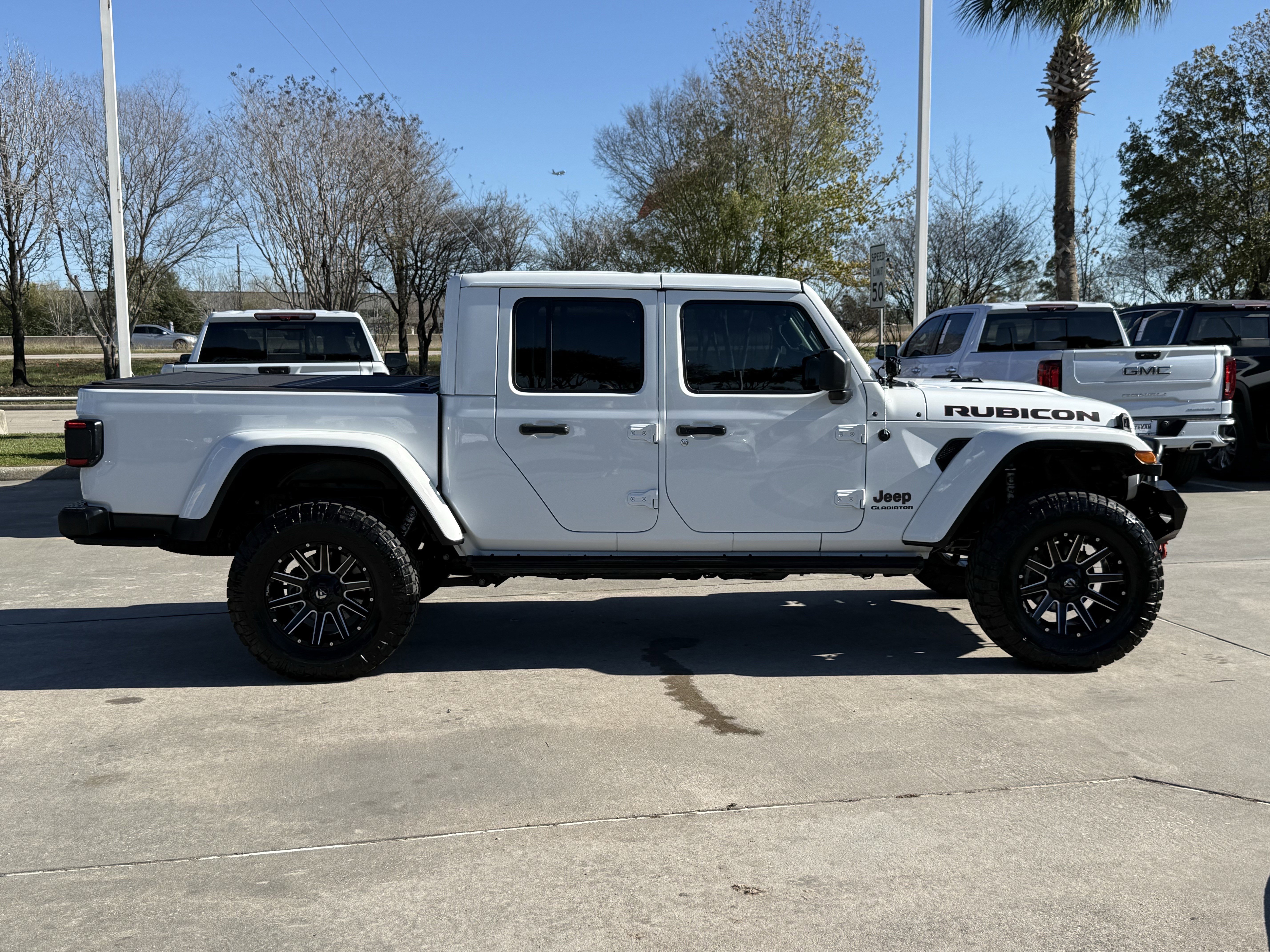 Used 2021 Jeep Gladiator Rubicon image 3