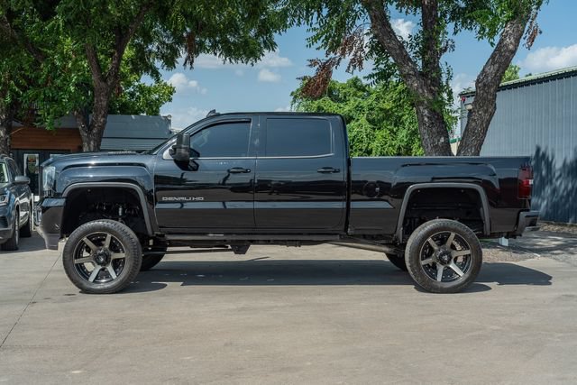 Used 2018 GMC Sierra 2500 Denali w/ Duramax Plus Package AWD/4WD image 3