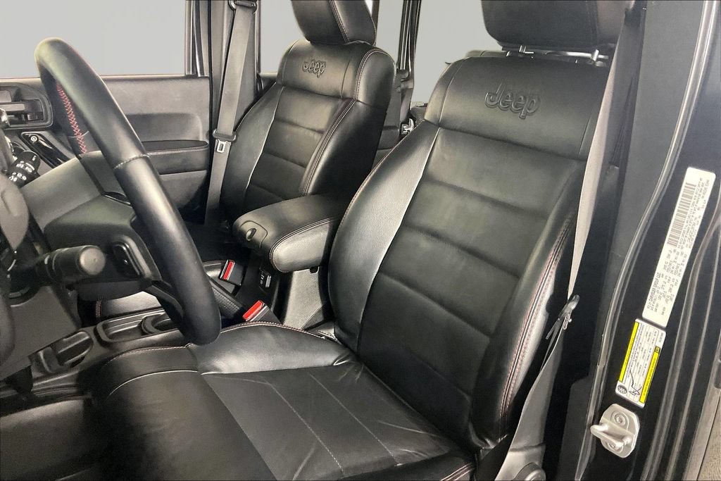 Used 2012 Jeep Wrangler Unlimited Sahara AWD/4WD image 18