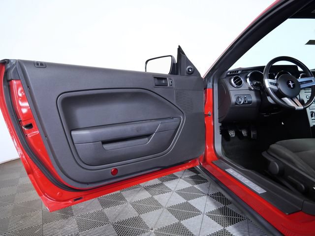 Used 2005 Ford Mustang Coupe RWD image 12