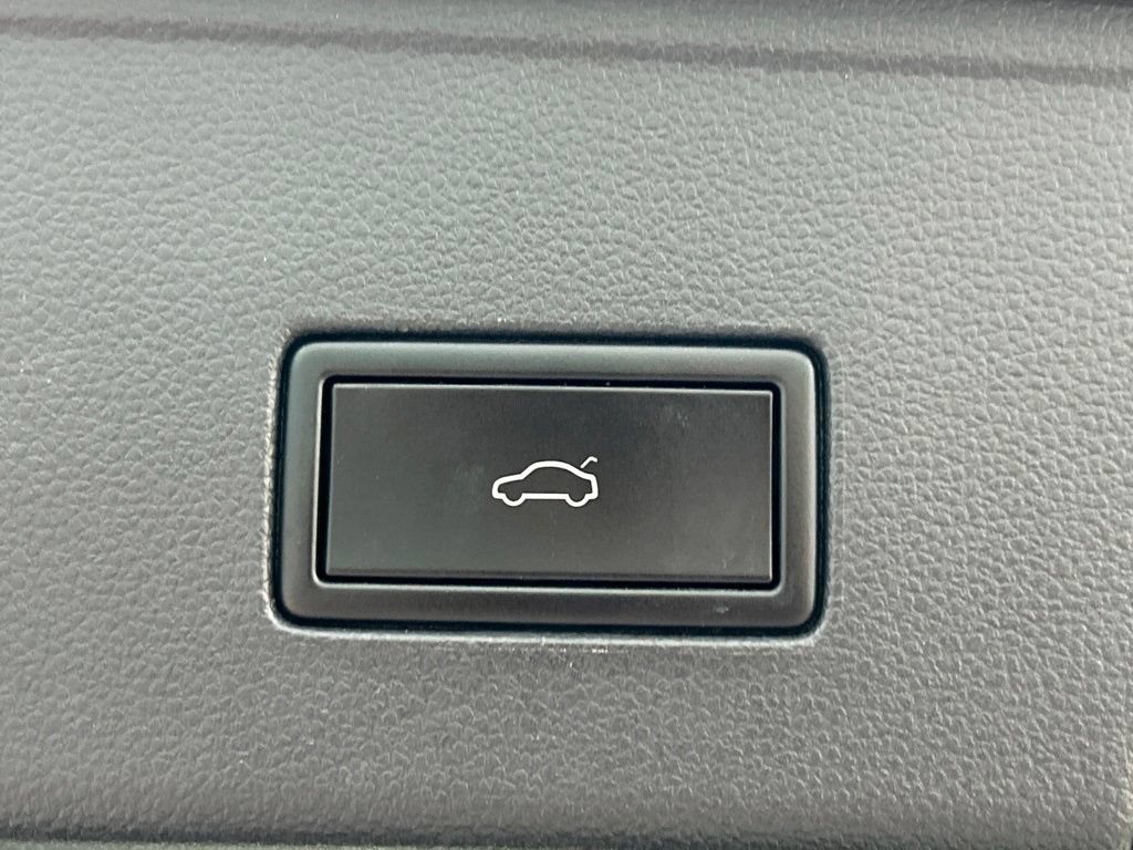 Used 2020 Volkswagen Atlas Cross Sport SE FWD image 53
