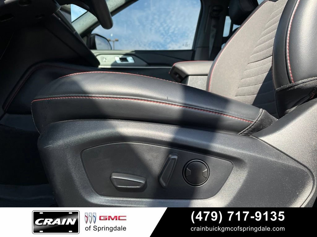 Used 2025 Ford Explorer ST-Line w/ Premium Package AWD/4WD image 11