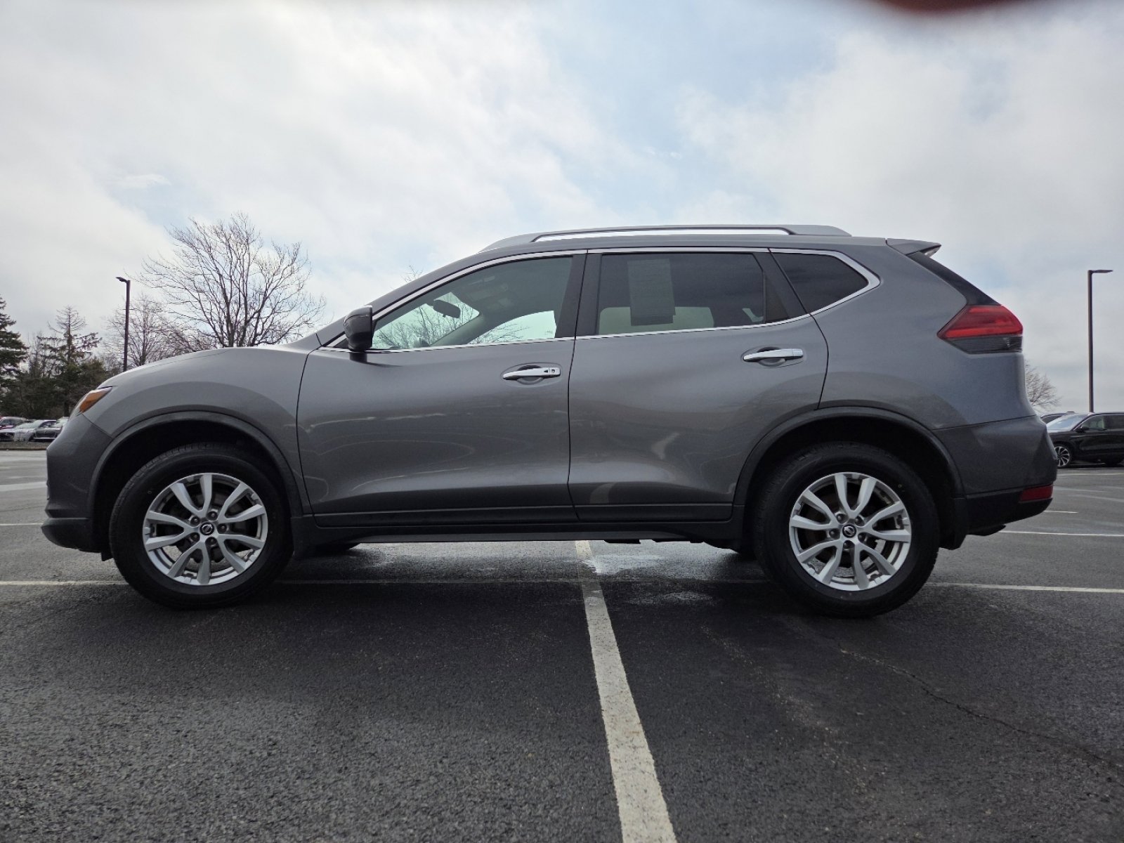 Used 2017 Nissan Rogue SV image 13