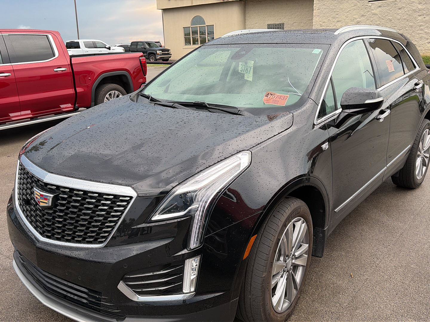 Used 2023 Cadillac XT5 Premium Luxury w/ LPO, Floor Liner Package AWD/4WD image 3