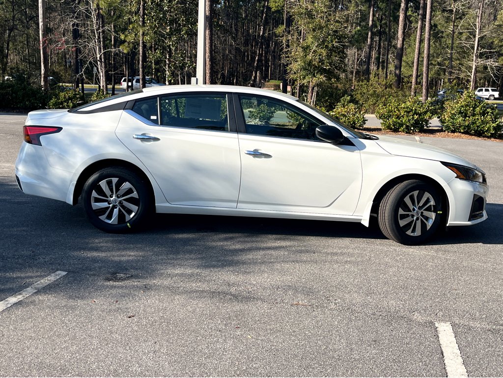 Used 2024 Nissan Altima 2.5 S image 32