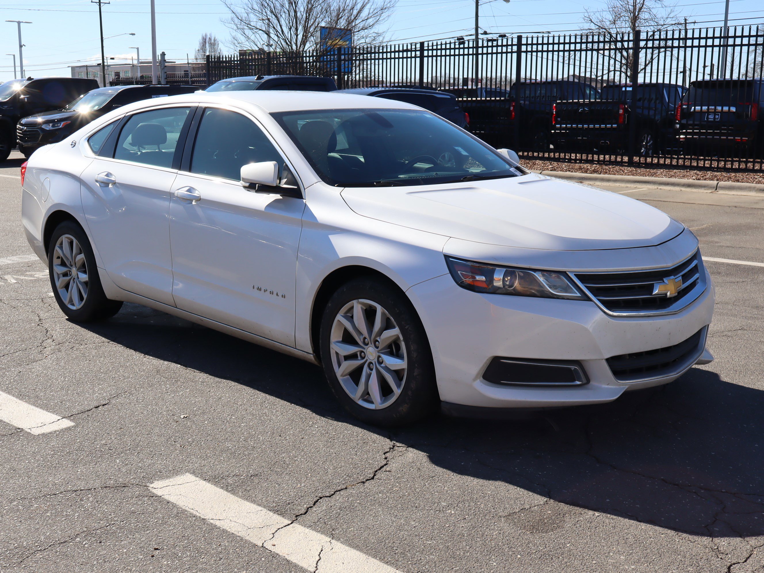 Used 2017 Chevrolet Impala LT w/ Convenience Package image 13
