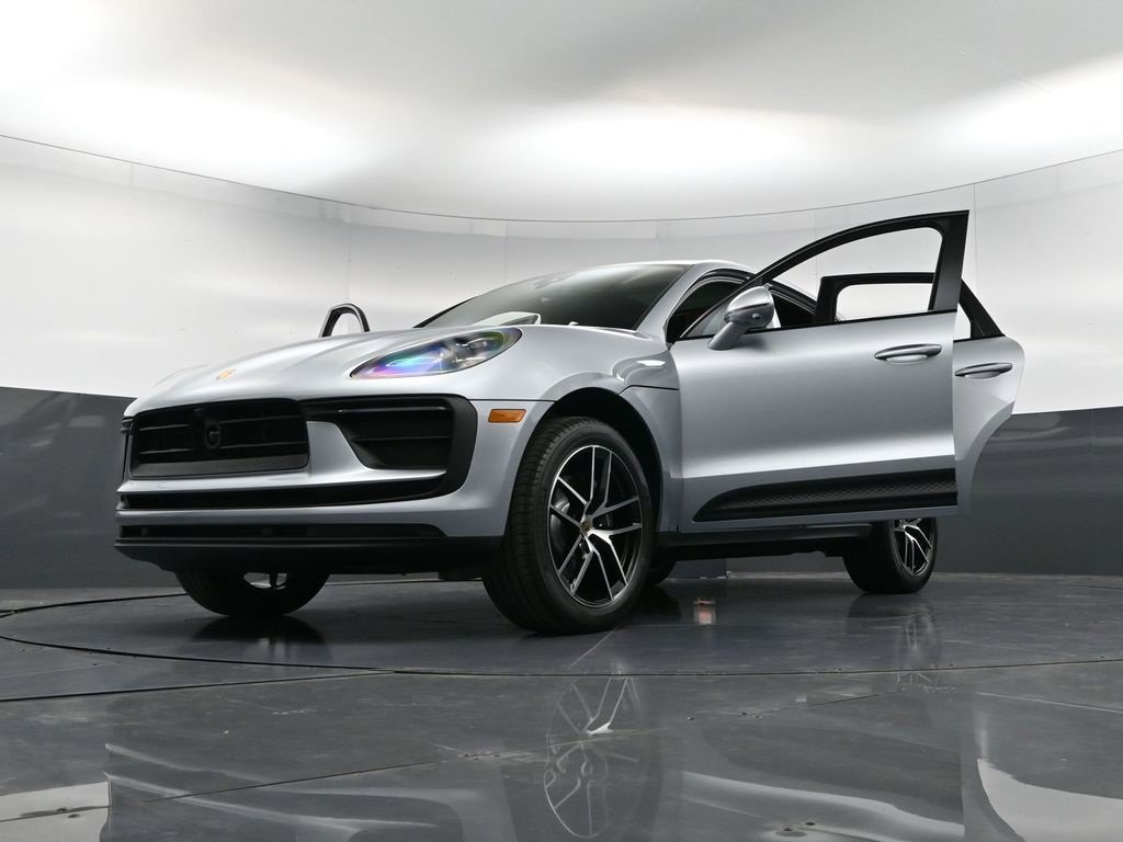 New 2026 Porsche Macan image 38