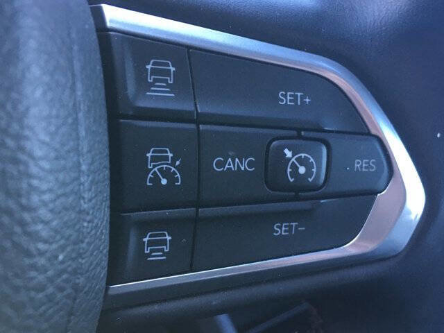 Used 2022 Jeep Compass Limited image 16