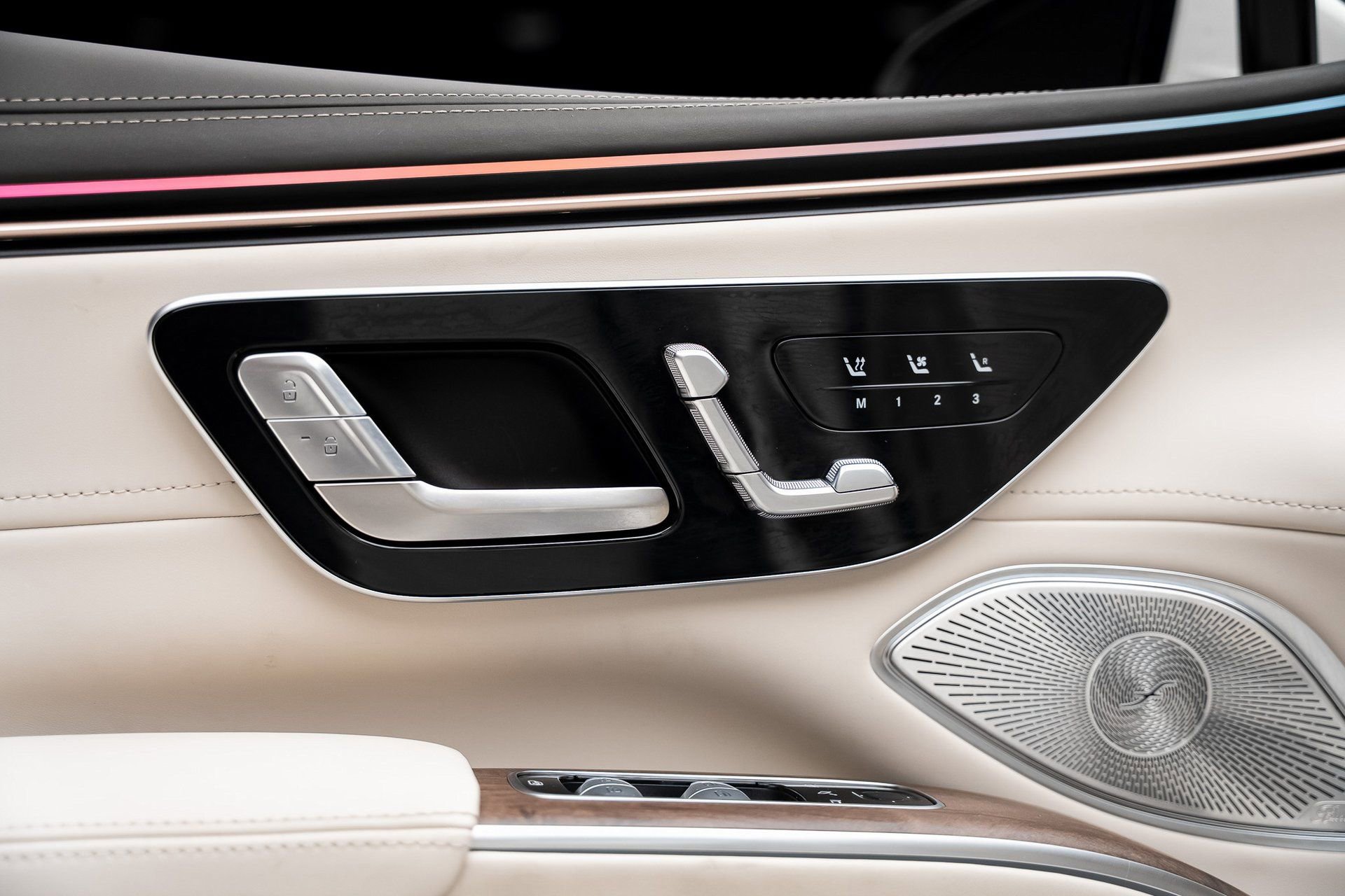 Used 2024 Mercedes-Benz Maybach EQS 680 4MATIC image 54