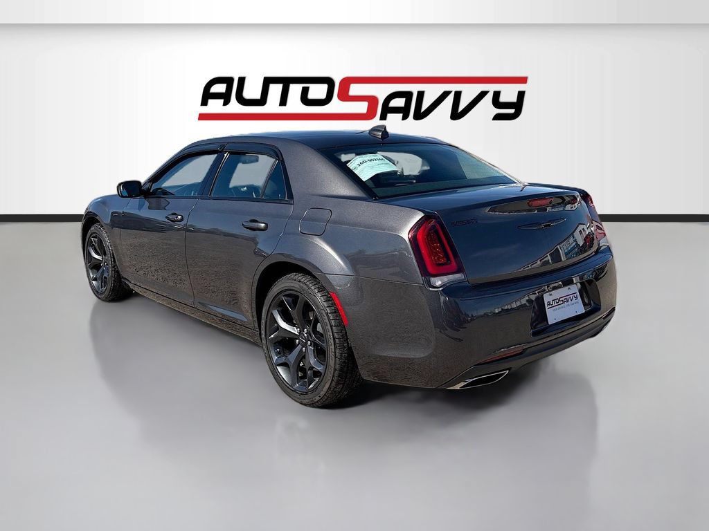 Used 2023 Chrysler 300 Touring w/ Sport Appearance Package RWD image 5