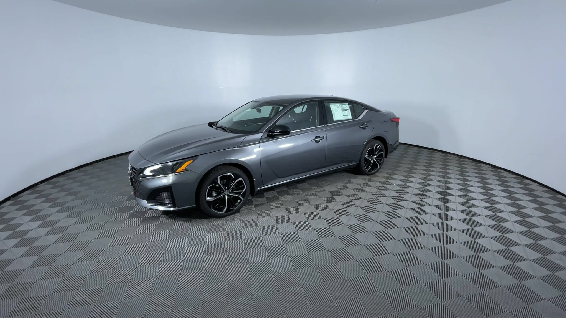 Certified 2025 Nissan Altima 2.5 SR AWD/4WD image 4