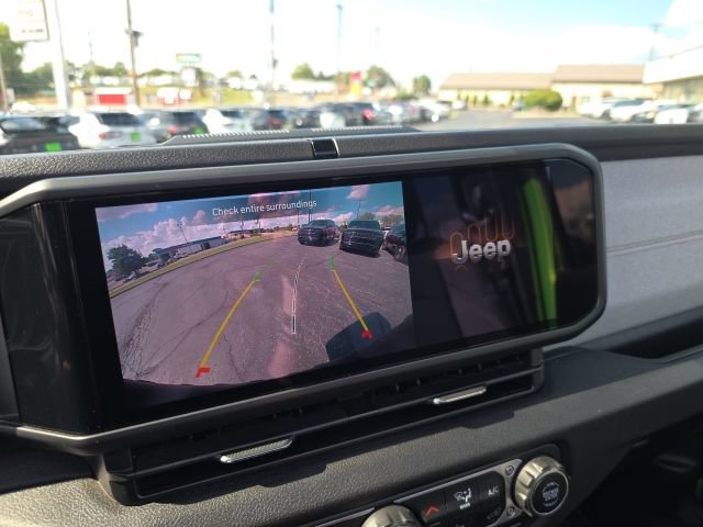 Used 2025 Jeep Wrangler Unlimited Sport AWD/4WD image 23