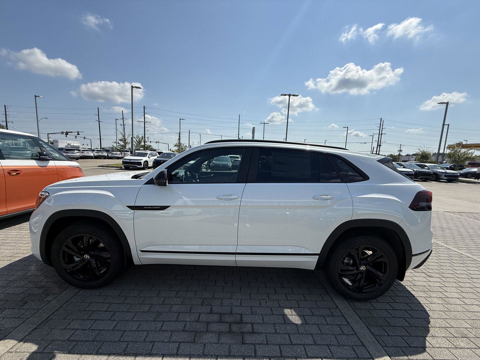 New 2026 Volkswagen Atlas Cross Sport SEL R-Line image 5